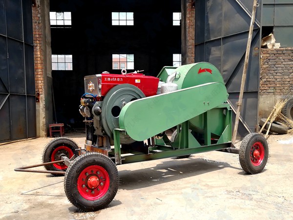 可移動(dòng)木屑機(jī)