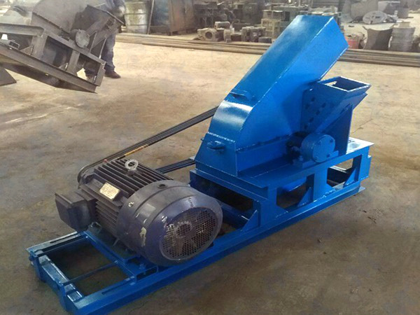 電動(dòng)版削片機(jī)