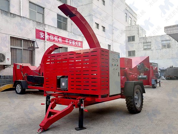 移動(dòng)園林樹枝粉碎機(jī)